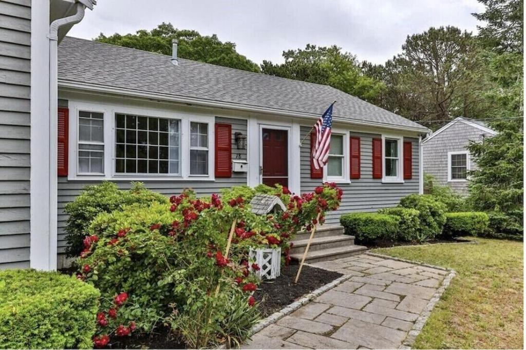 A Cozy Cape House Steps To Restaurants & Beaches ~1.4 Miles Down Scenic Roads Villa Yarmouth Exterior photo