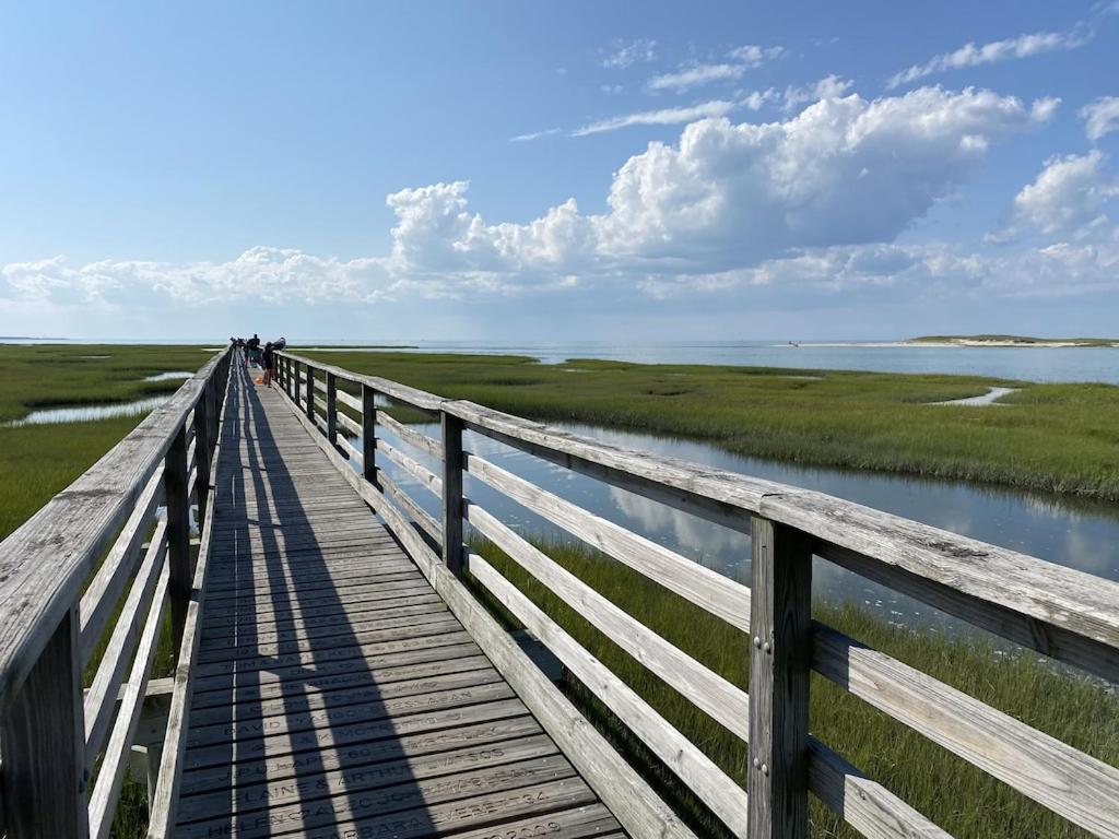 A Cozy Cape House Steps To Restaurants & Beaches ~1.4 Miles Down Scenic Roads Villa Yarmouth Exterior photo